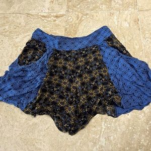 FREE PEOPLE Patterned Fabric Shorts